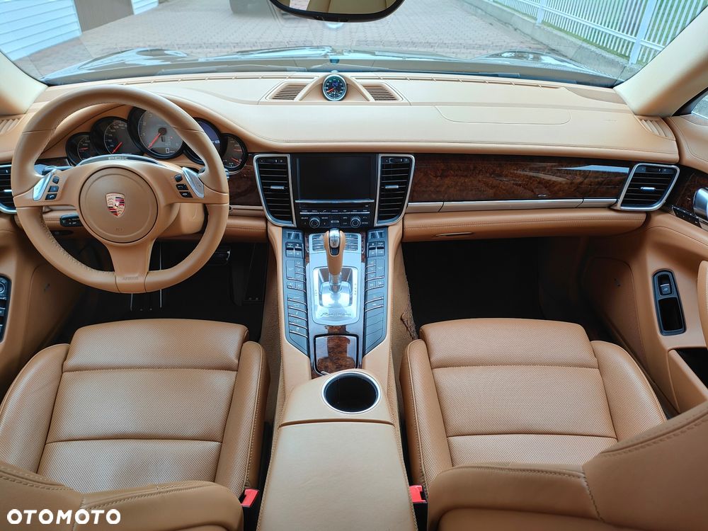Porsche Panamera 4S - 30