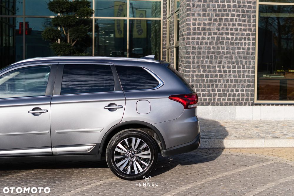 Mitsubishi Outlander - 9