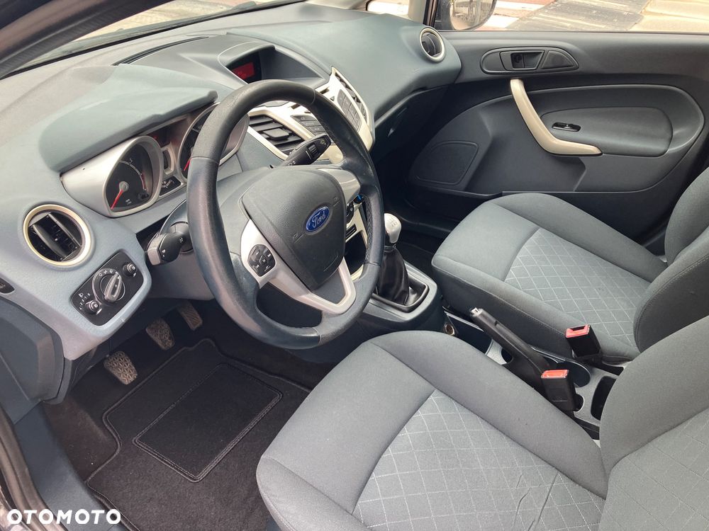Ford Fiesta 1.4 Ghia - 9