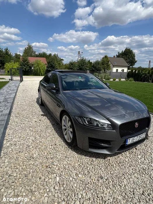 Jaguar XF 2.0 i4D AWD R-Sport - 4