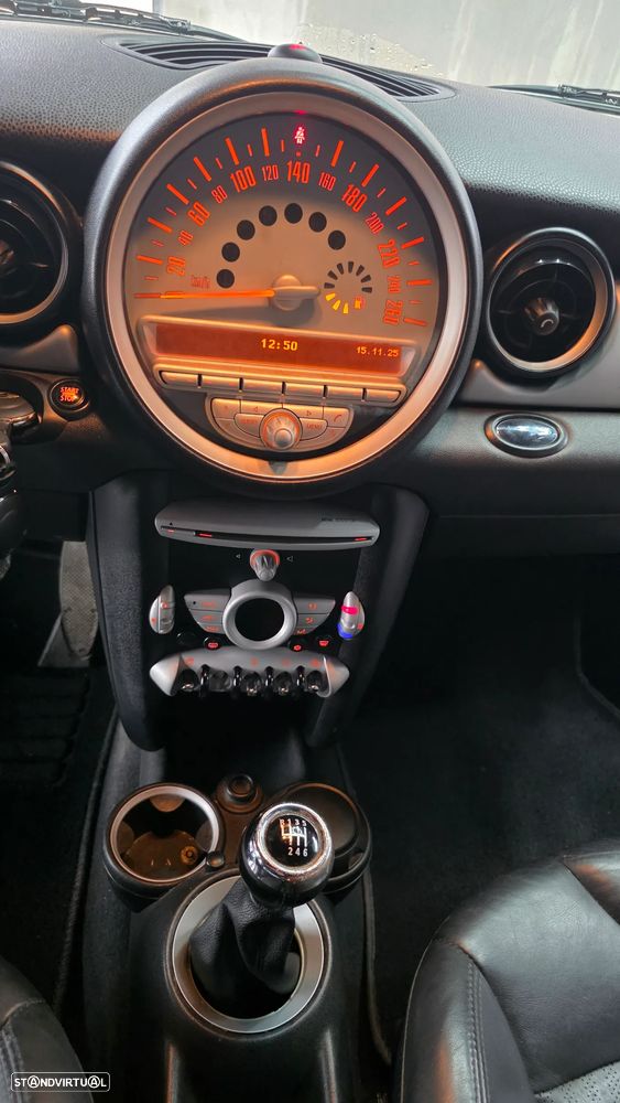 MINI 3 Portas Cooper D - 11