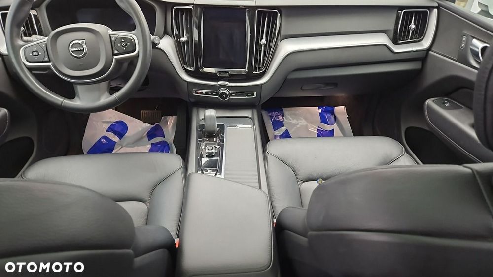 Volvo XC 60 B4 D Momentum Pro - 14