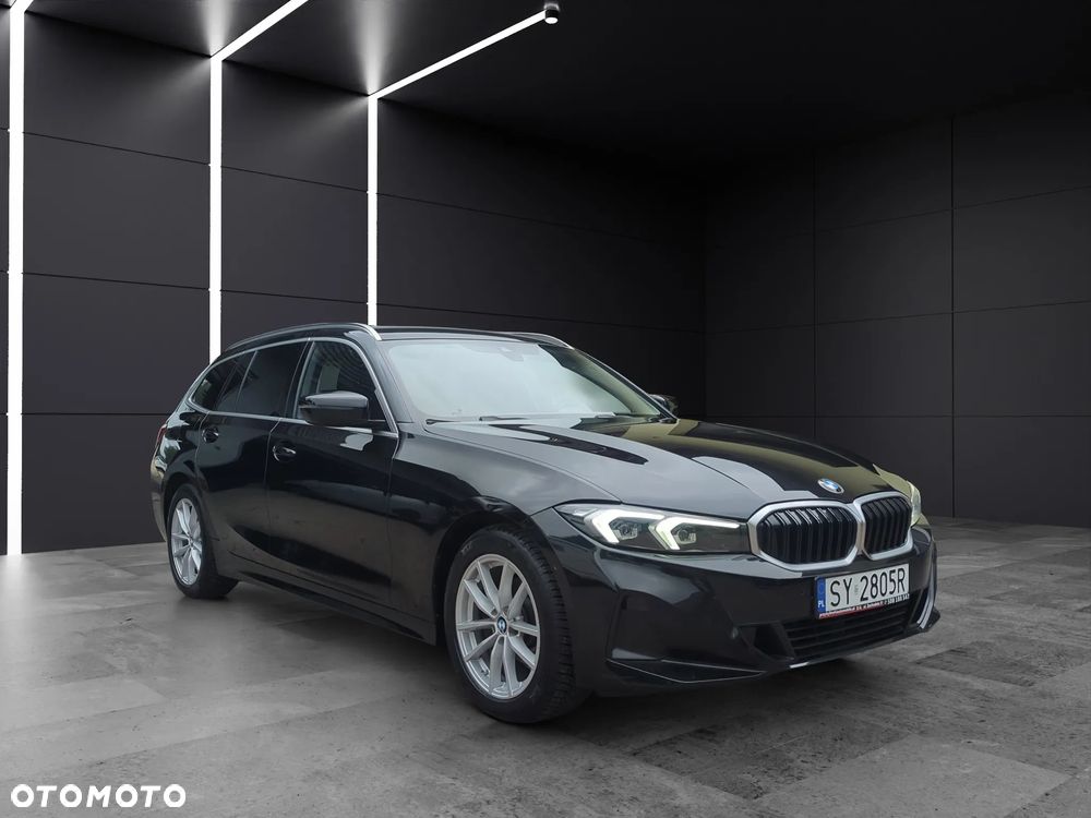 BMW Seria 3 318d mHEV - 11