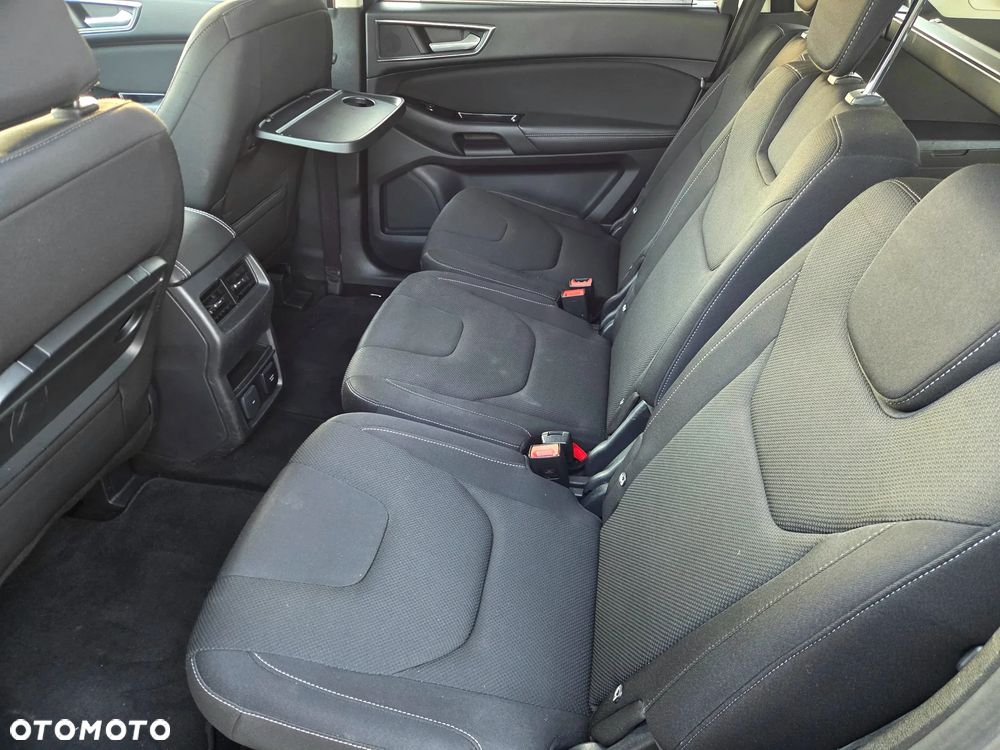 Ford S-Max - 11