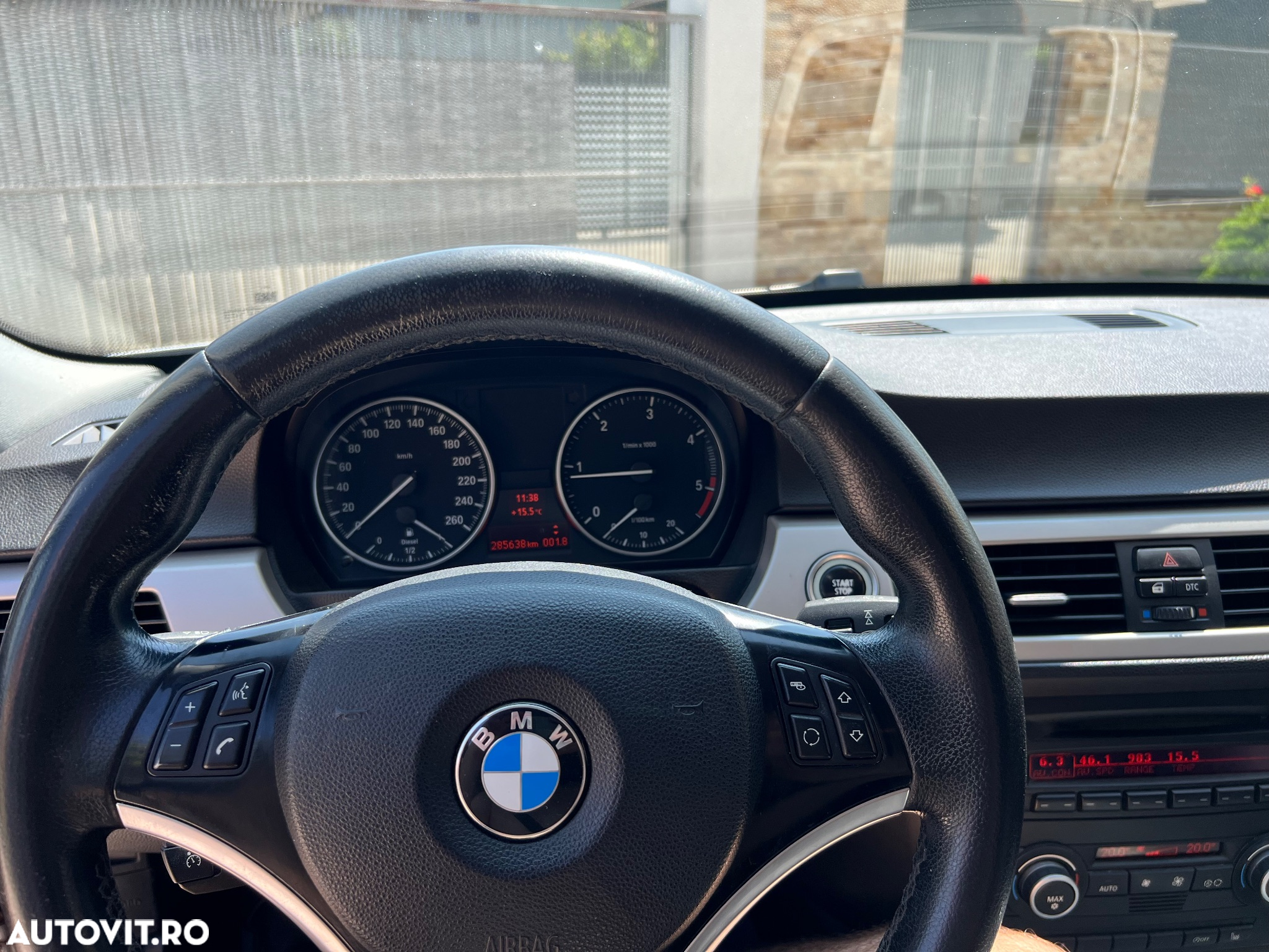 BMW Seria 3 320d DPF Touring - 10