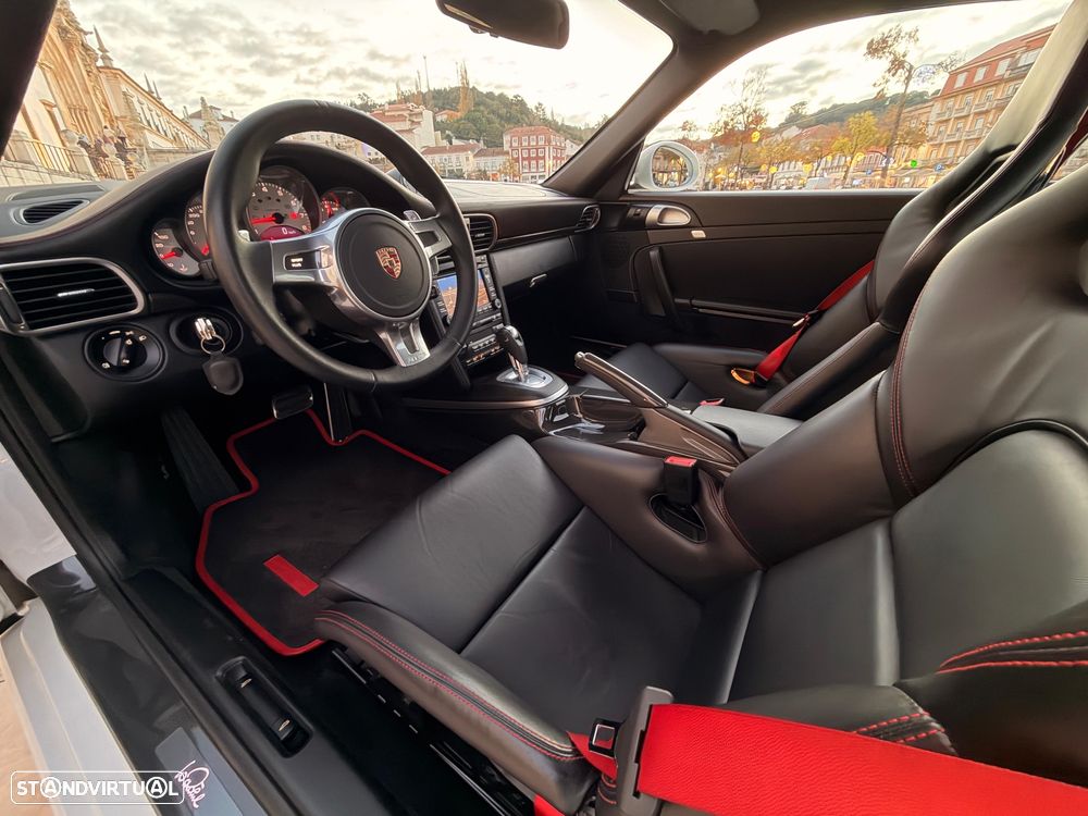 Porsche 911 (997) Carrera GTS PDK - 9