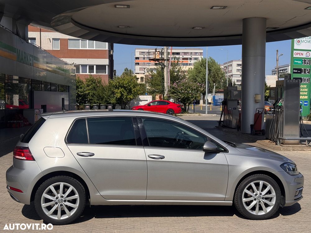 Volkswagen Golf - 8