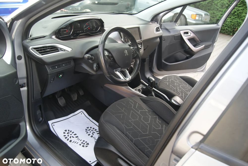 Peugeot 2008 1.2 Pure Tech Style - 20