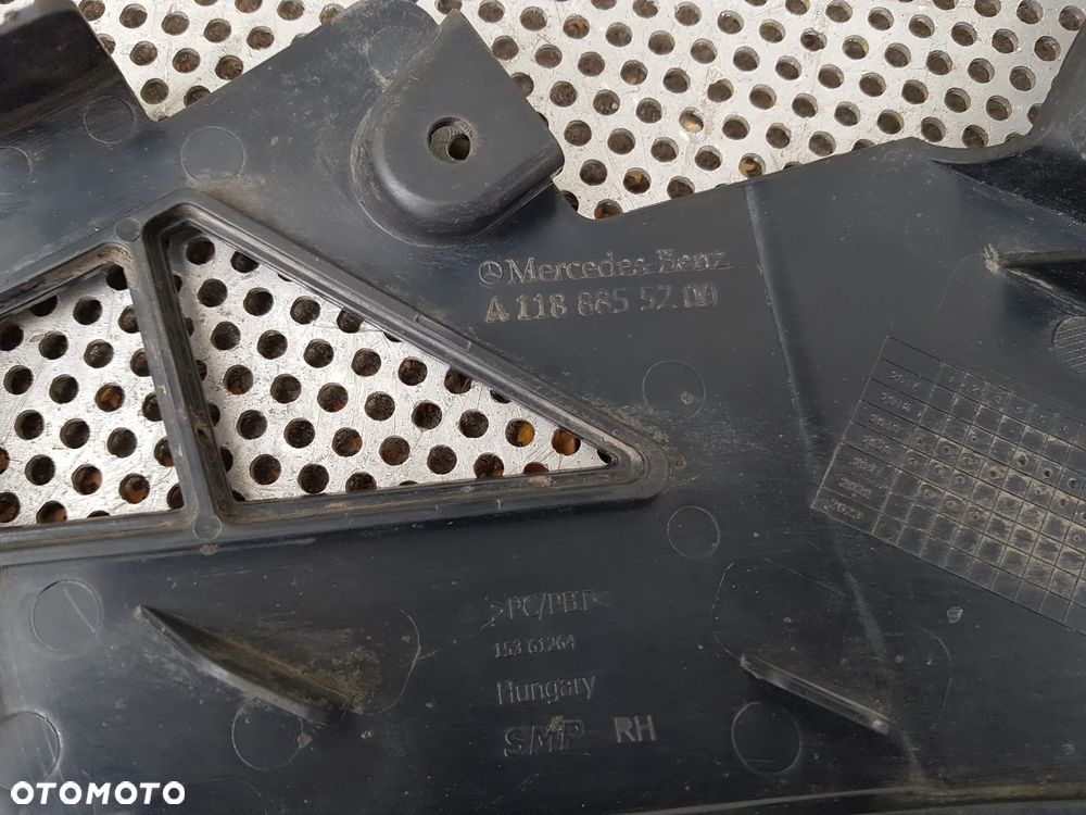 Mercedes W118 CLA Ślizg zderzaka Lewy i Prawy Przód - 8