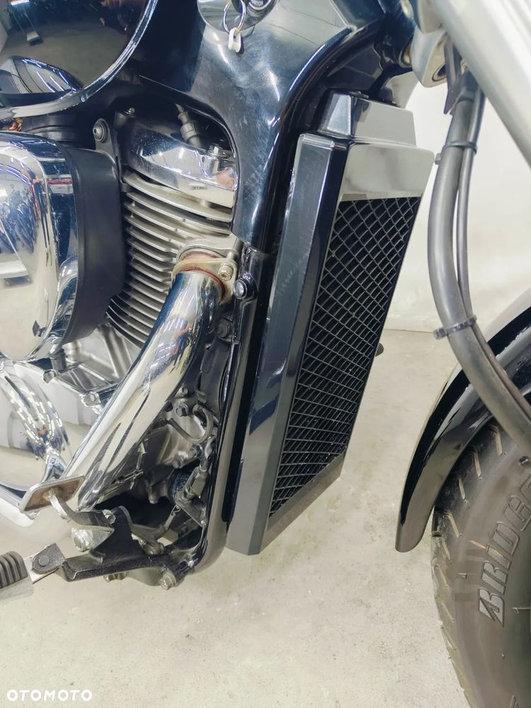 Suzuki Intruder - 5