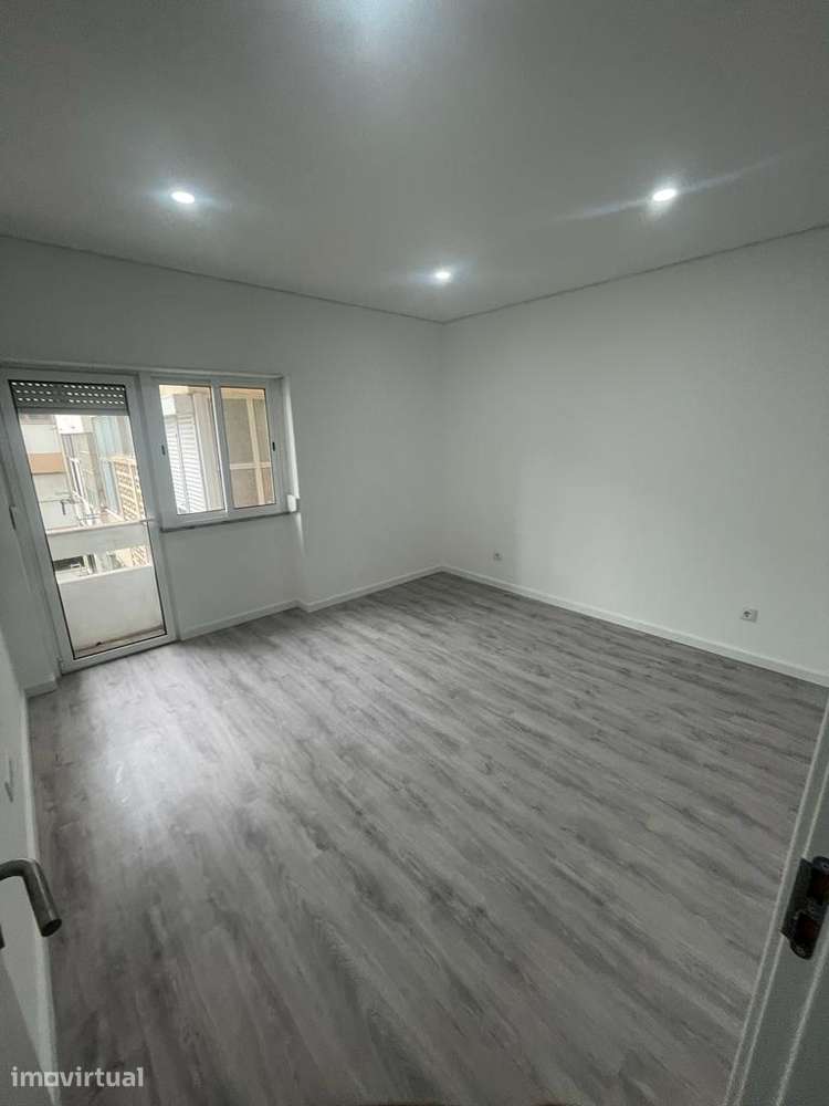 Apartamento T3, 1º andar na Verderena junto aos Barcos - Grande imagem: 4/10