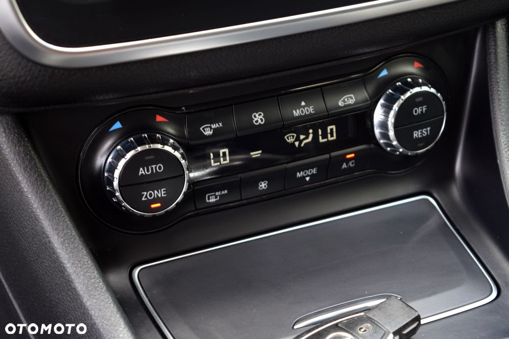 Mercedes-Benz GLA 200 7G-DCT Style - 18