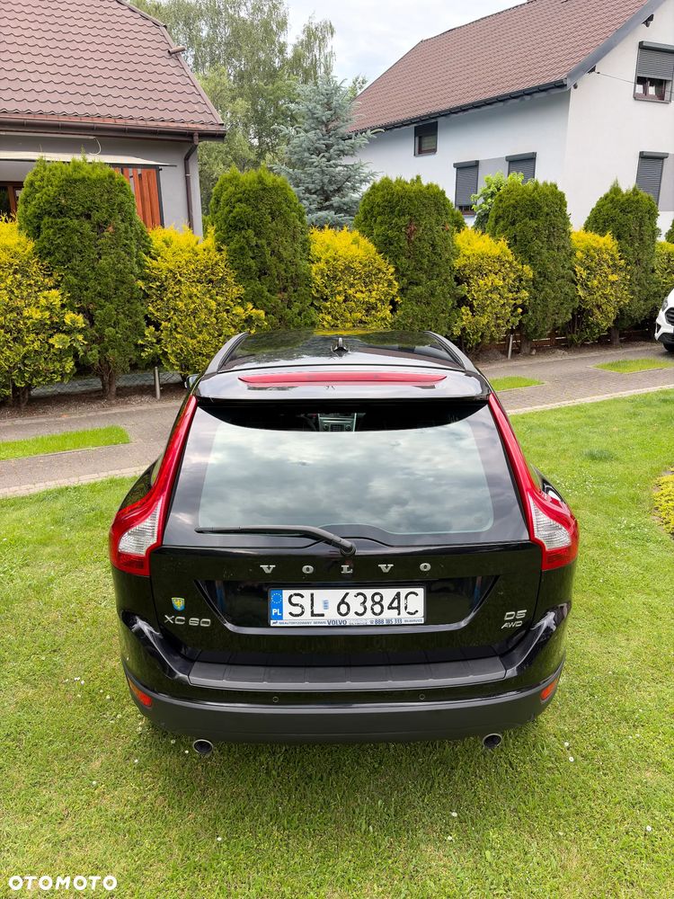 Volvo XC 60 D5 AWD Momentum - 8