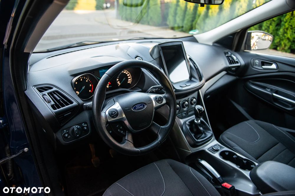 Ford Kuga 2.0 TDCi 2x4 Titanium - 20