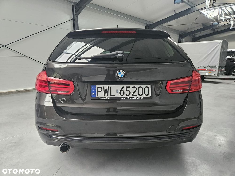 BMW Seria 3 318d - 4