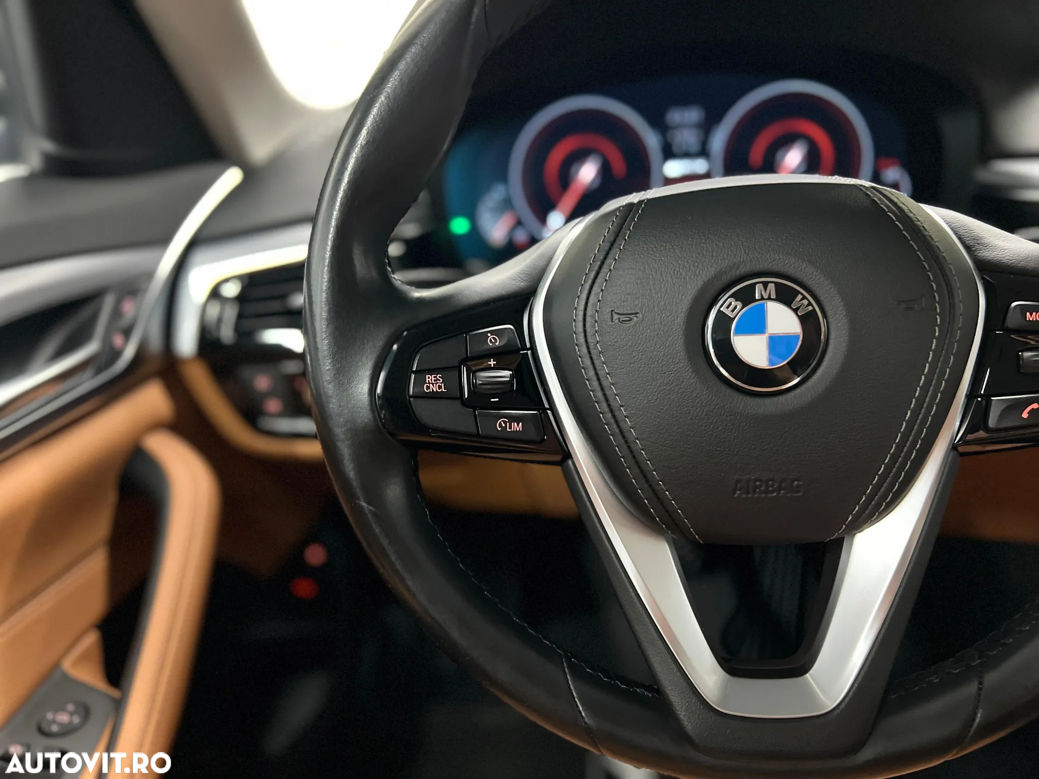 BMW Seria 5 530e Aut. - 19