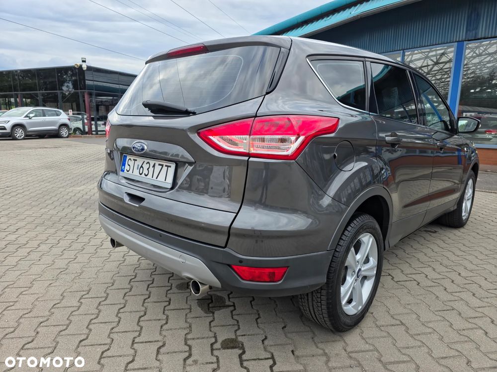 Ford Kuga 2.0 TDCi 2x4 Titanium - 26