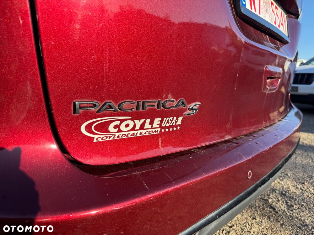 Chrysler Pacifica - 30