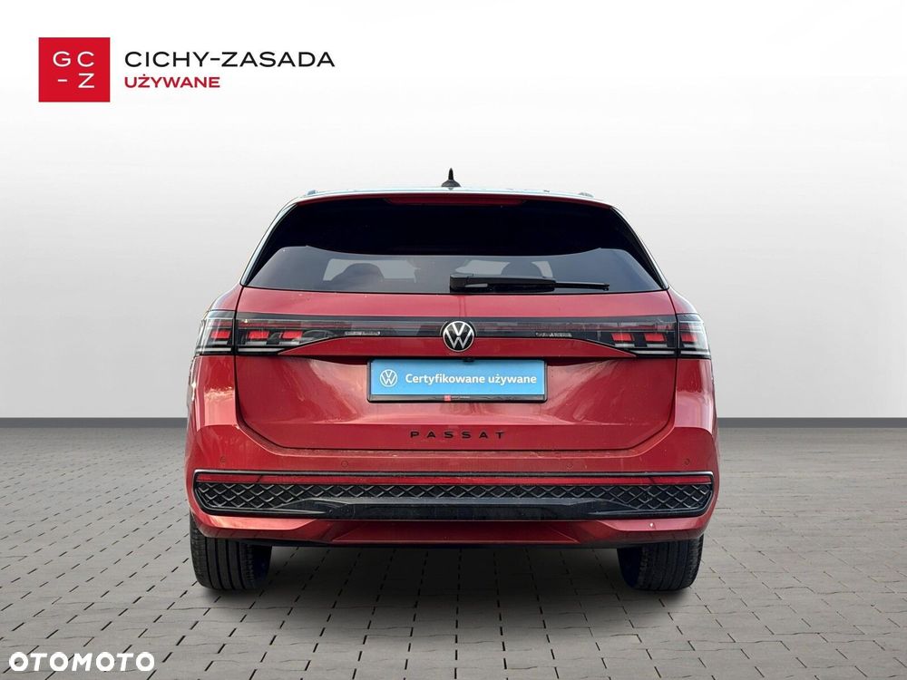 Volkswagen Passat - 4