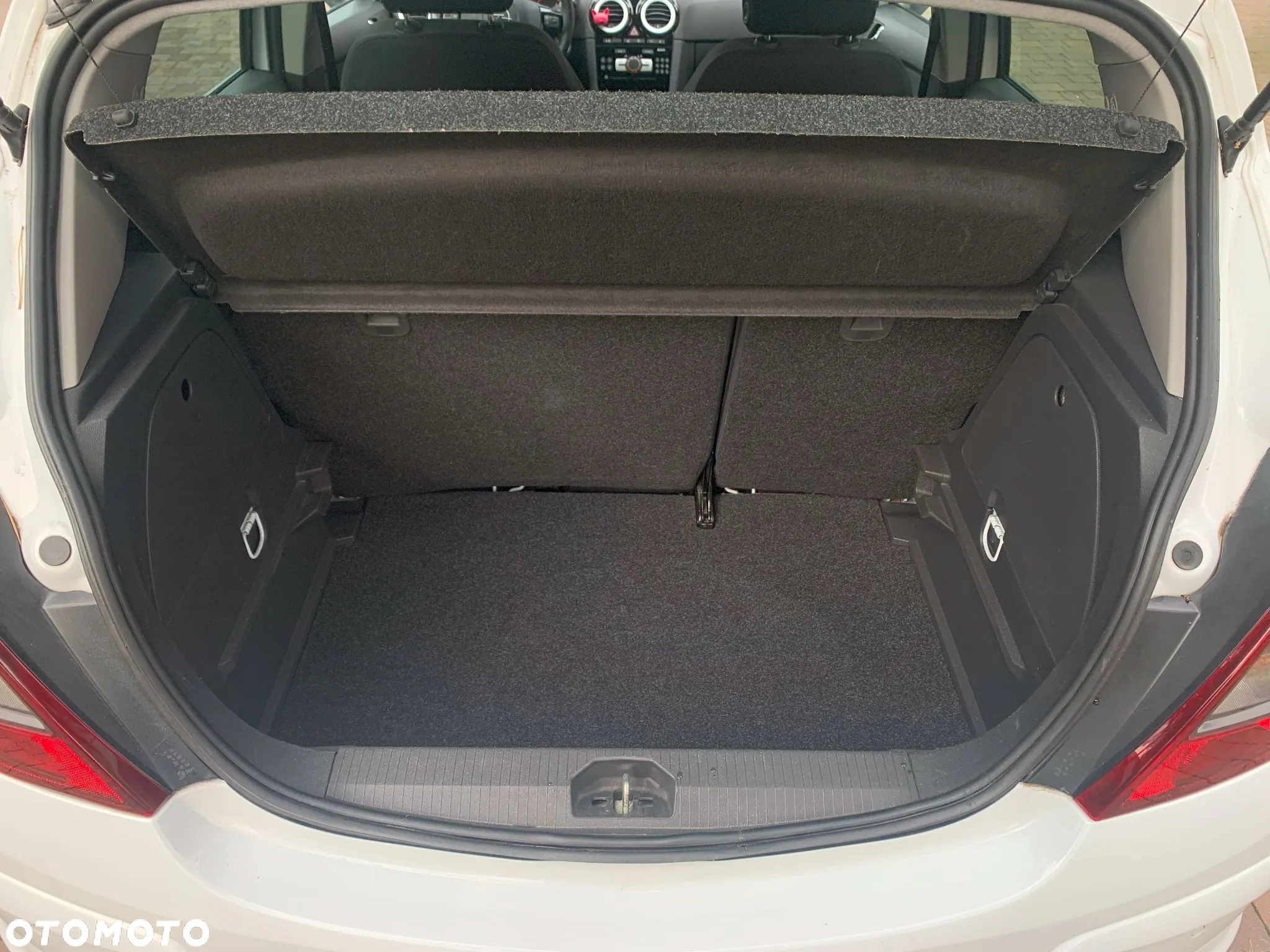 Opel Corsa 1.4 16V Color Edition - 12