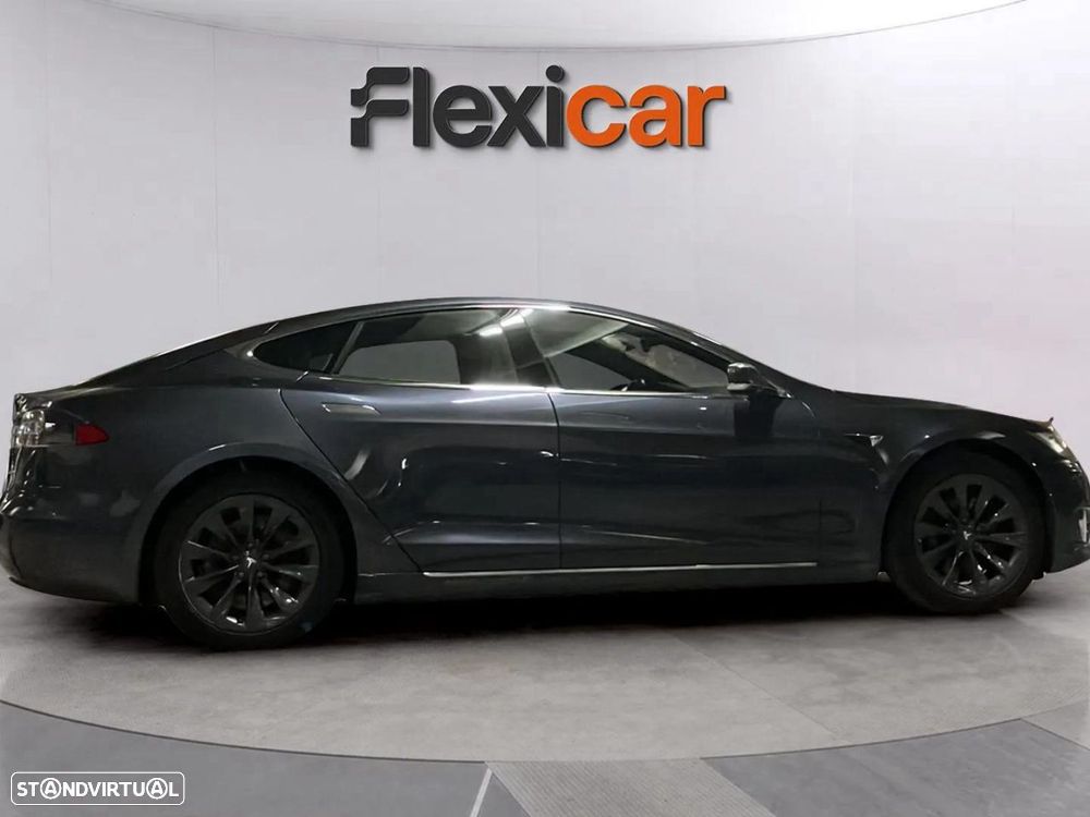 Tesla Model S - 5