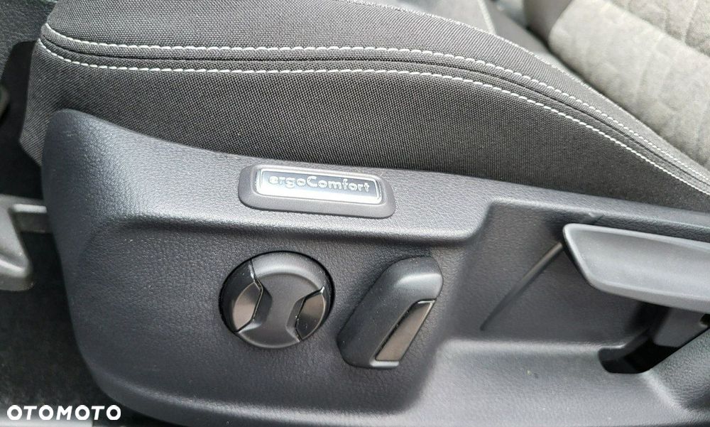 Volkswagen Passat - 13