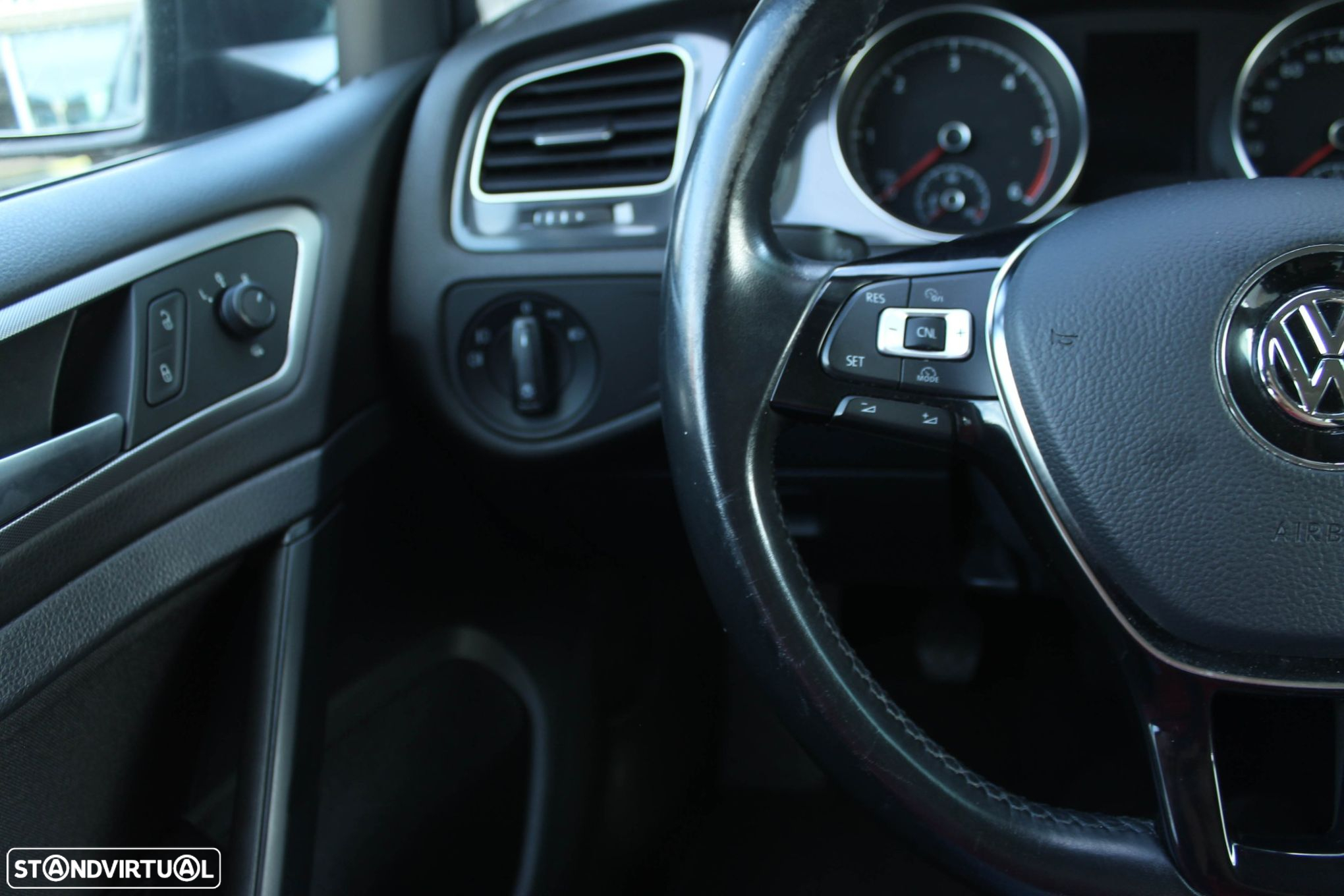 VW Golf - 9