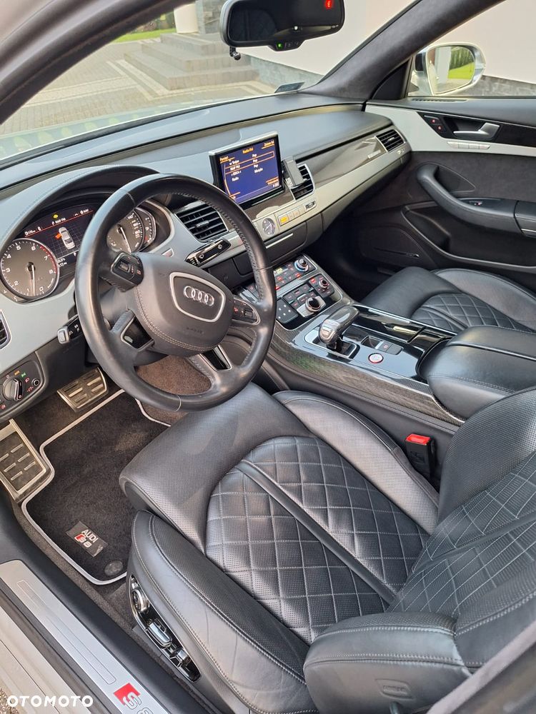 Audi S8 - 11