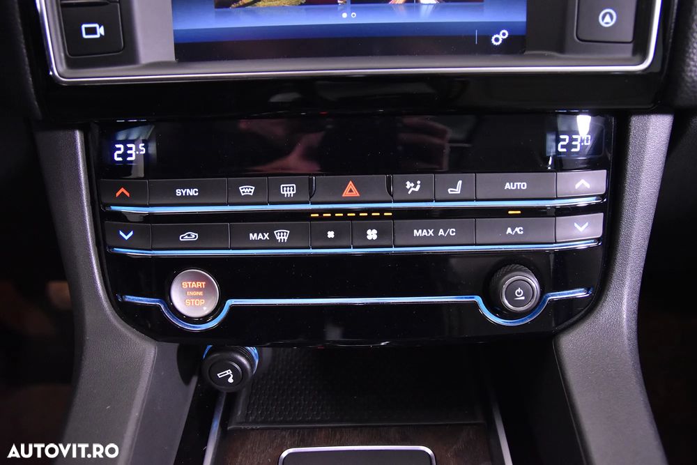 Jaguar F-Pace - 17