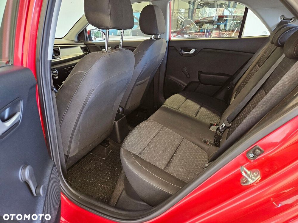 Kia Rio - 8
