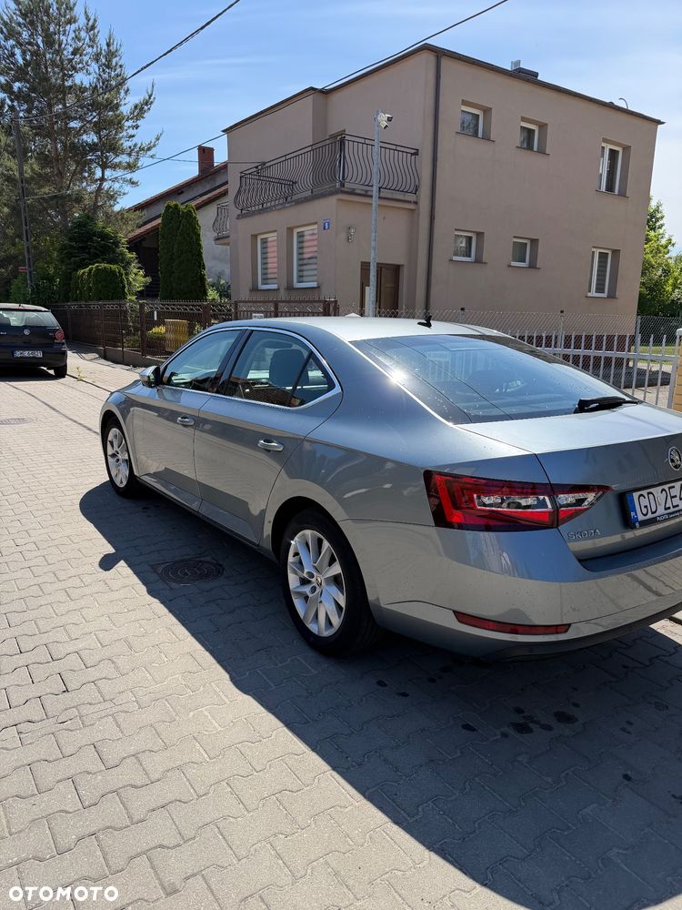 Skoda Superb 2.0 TDI Ambition - 8