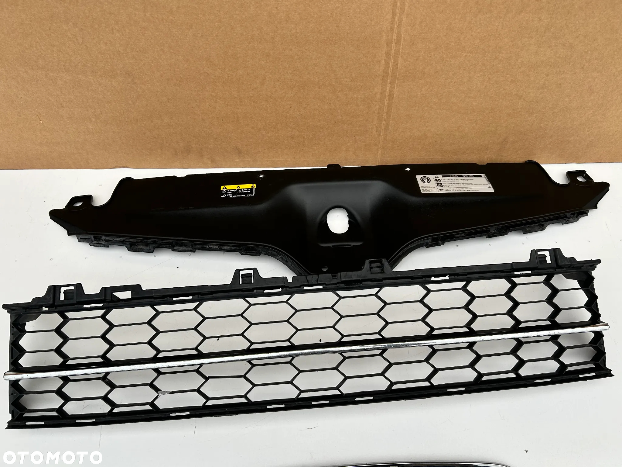 SKODA SUPERB 3V0 CHROM HALOGEN WZMOCNIENIE KRATKA ZDERZAKA PAS - 2