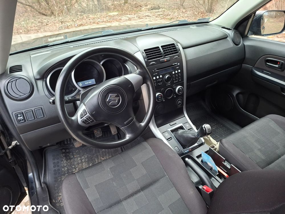 Suzuki Grand Vitara 1.6 Comfort - 12