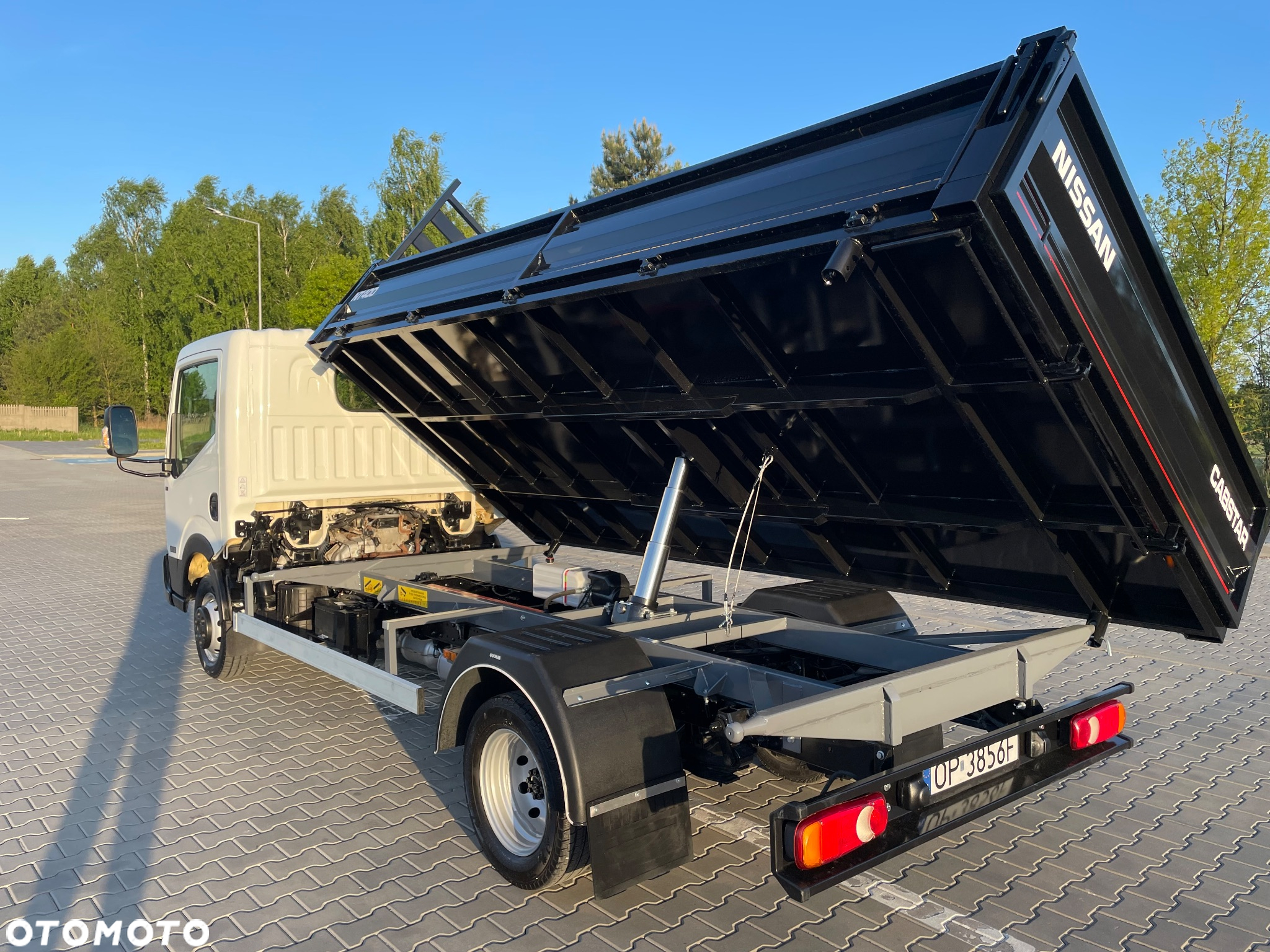 Nissan Cabstar - 4