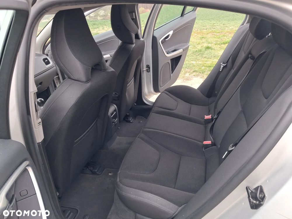 Volvo S60 D2 Edition - 10