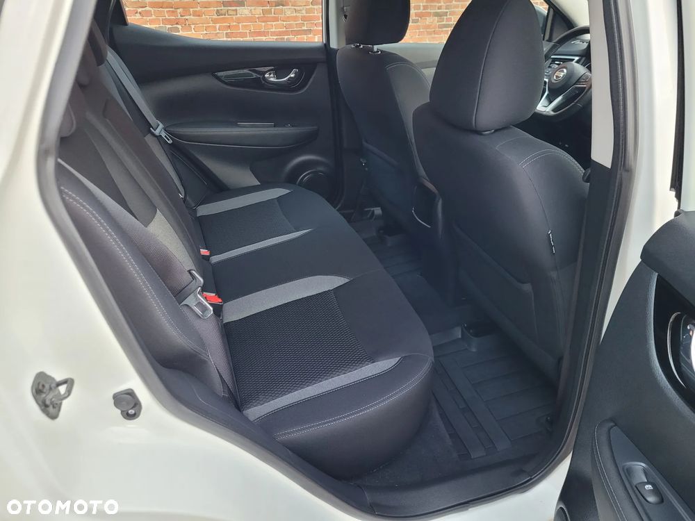 Nissan Qashqai 1.3 DIG-T N-Connecta - 17