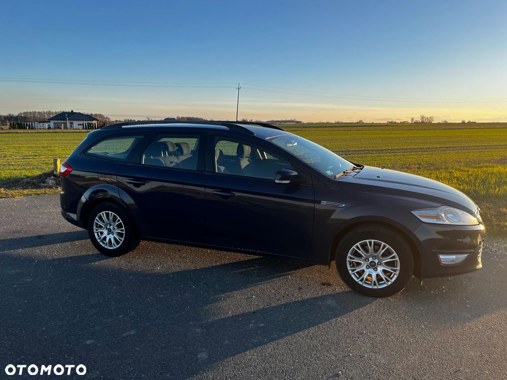 Ford Mondeo 2.0 Ambiente - 19