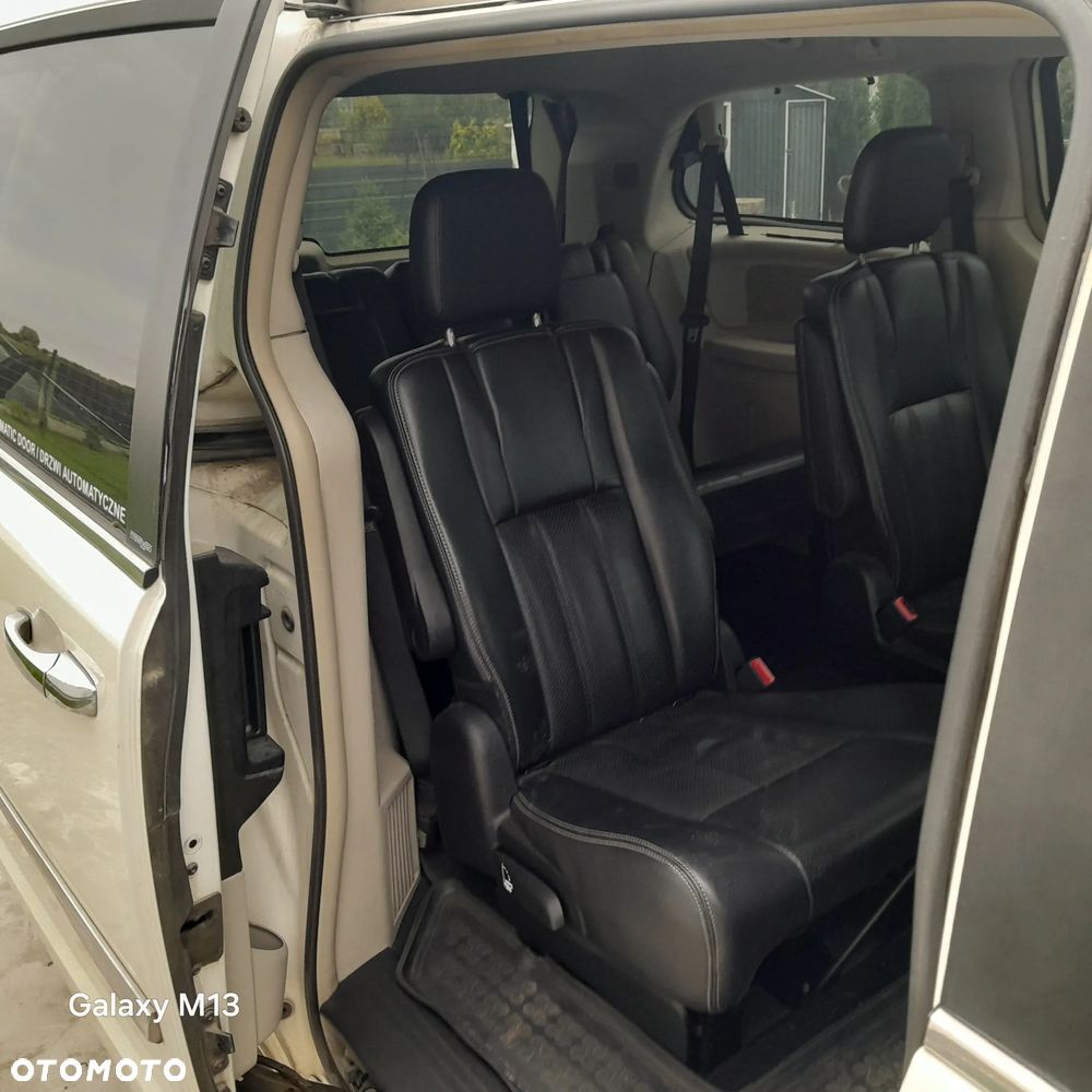Chrysler Town & Country 3.6 Limited - 6