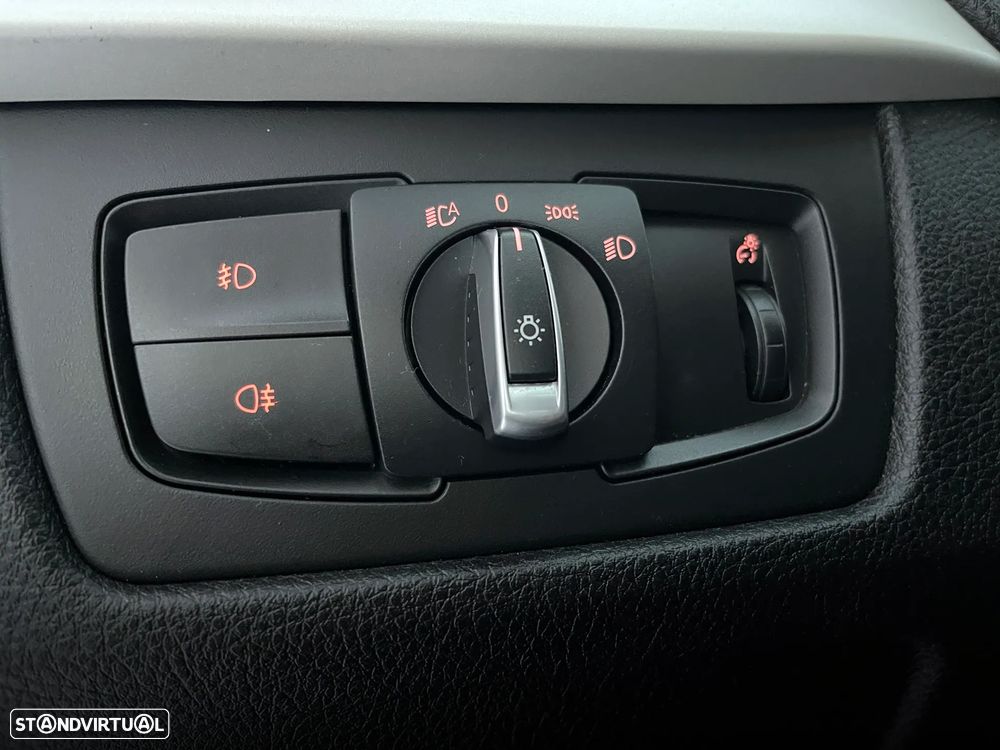 BMW 320 d Touring Sport Auto - 23