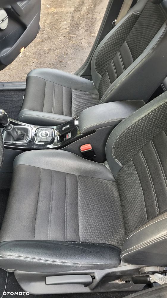 Renault Megane 1.2 16V TCe Energy Bose - 23