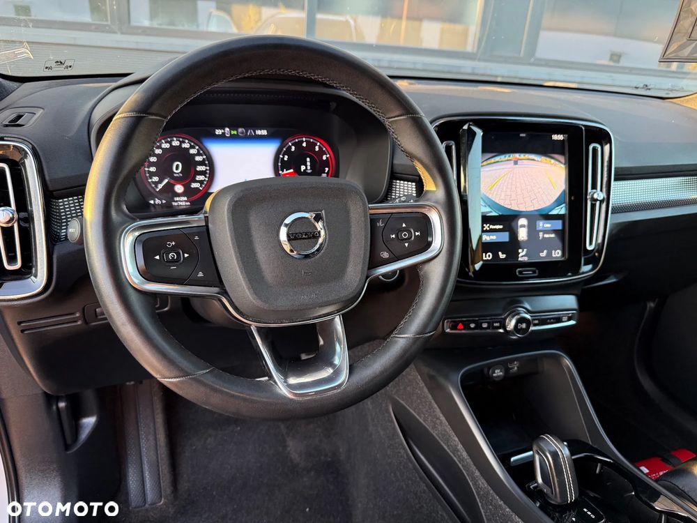 Volvo XC 40 T3 R-Design - 14