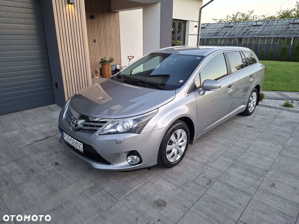 Toyota Avensis - 1