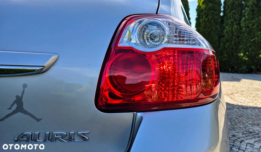 Toyota Auris 1.6 Prestige - 17