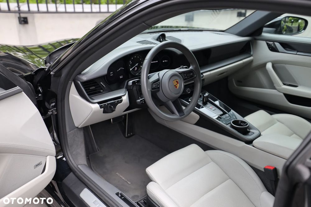 Porsche 911 Carrera S - 9