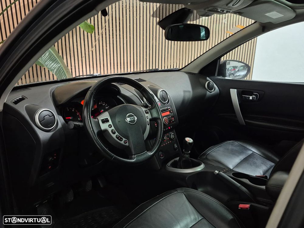 Nissan Qashqai 1.5 dCi Tekna Premium Pele Preta 17 - 13
