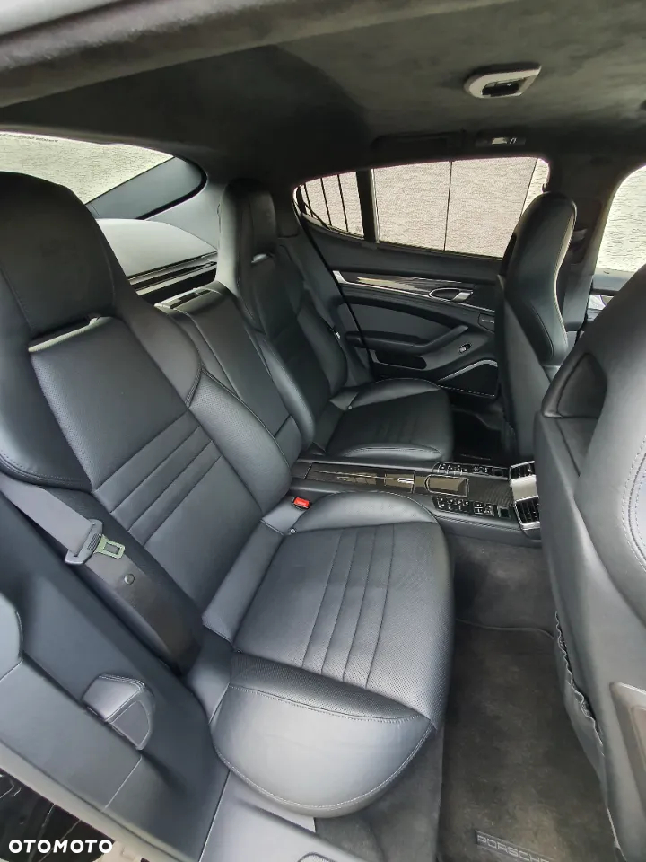 Porsche Panamera - 28