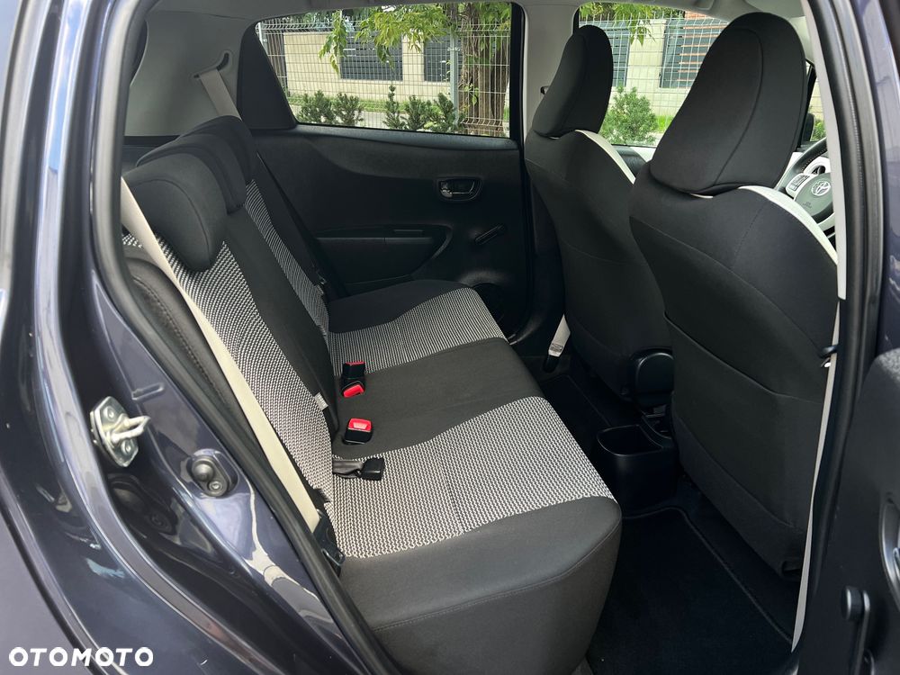 Toyota Yaris 1.33 Business Edition - 36