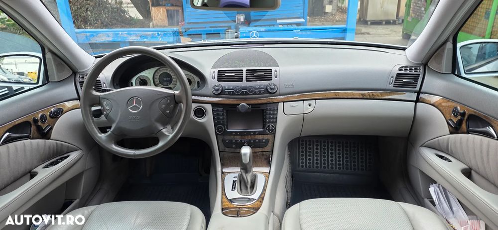 Mercedes-Benz E - 10