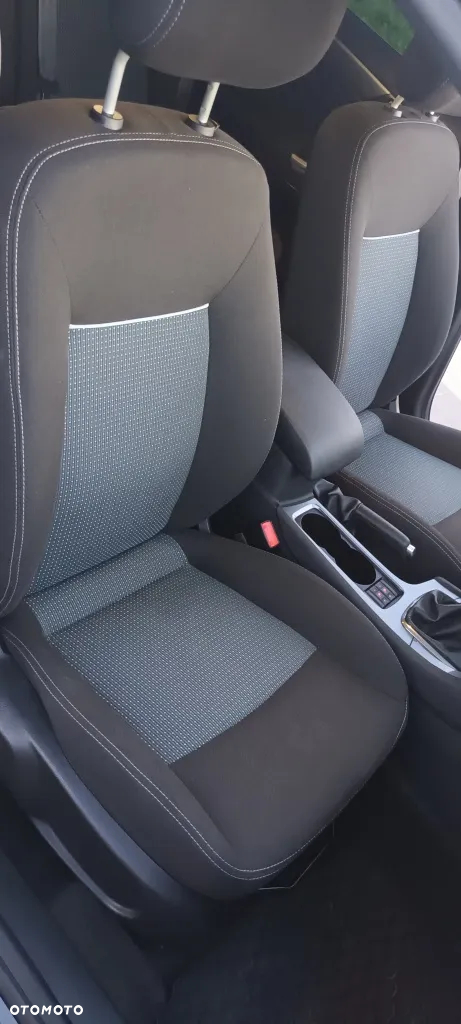 Ford Mondeo 1.6 Ambiente - 17