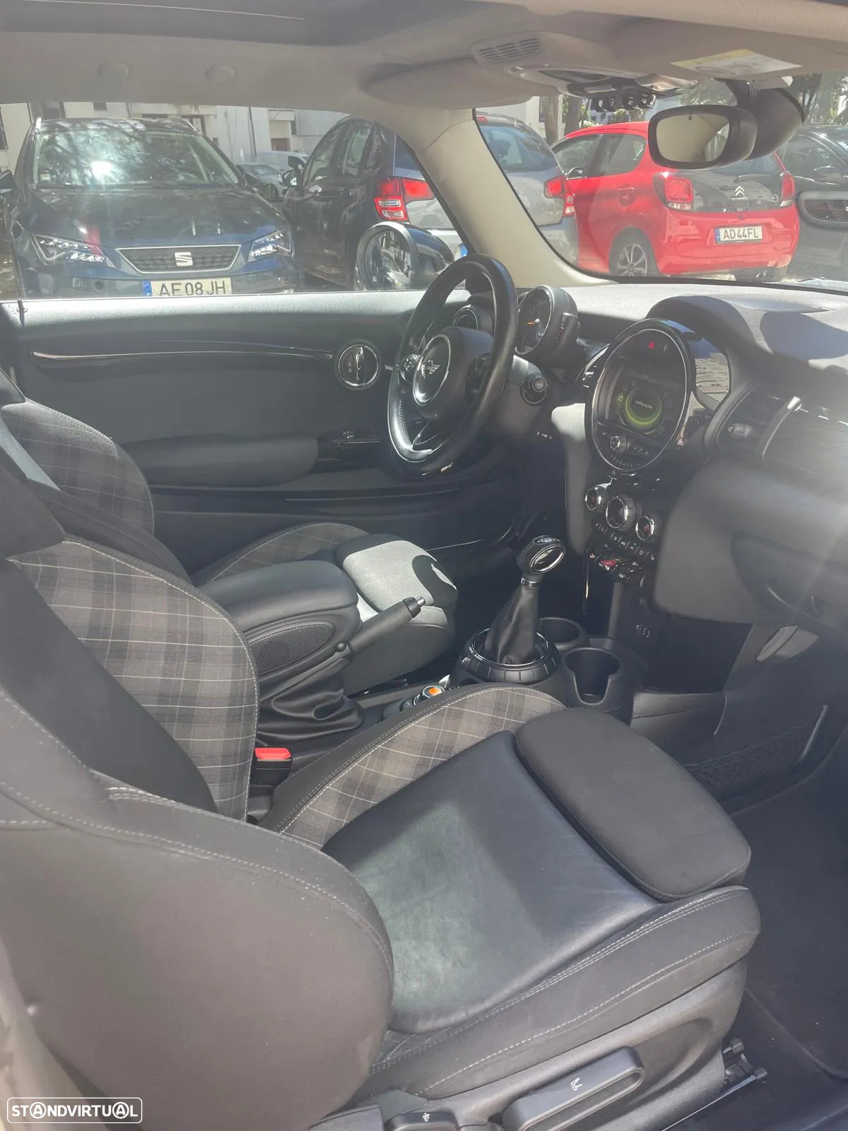 MINI 3 Portas Cooper D Aut. - 14